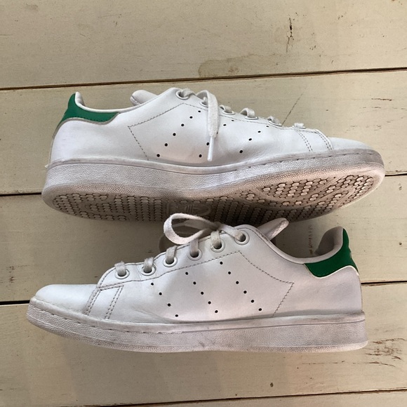 Stan Smith, Adidas Tennis Shoes, Women’s 6 - Picture 2 of 7